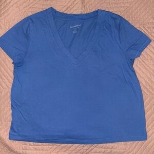 Universal Thread V-Neck Short Sleeve Tee in Blue